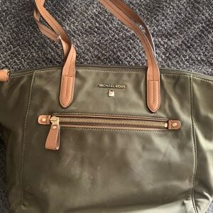 Michael Kors Kelsey Nylon olive green Travel Tote